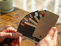 Банк России пообещал установить разумный срок для замены Visa и Mastercard