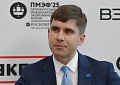 Кадр из интервью с первым заместителем гендиректора по стратегии и развитию ГК «Дело» Александром Иодчиным на ПМЭФ-2025