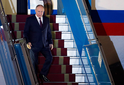 Самолет с Владимиром Путиным приземлился в аэропорту Анкориджа