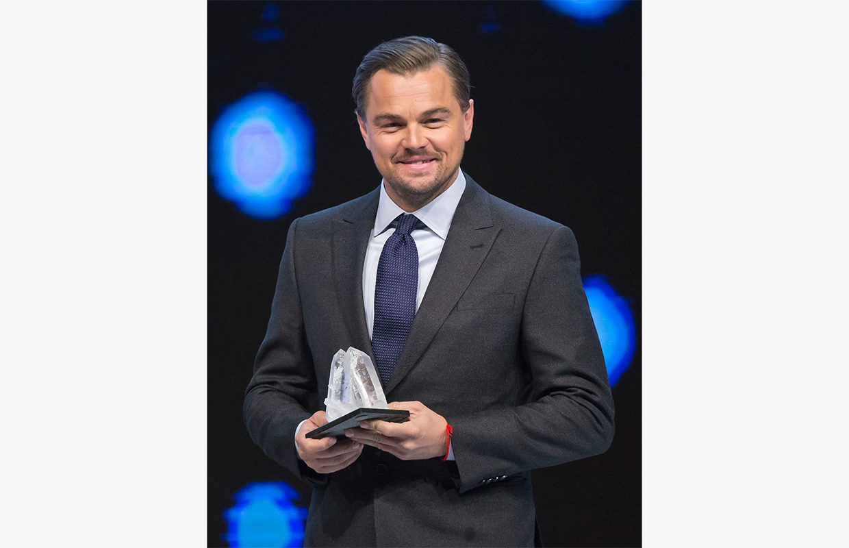 Американский актер Леонардо Ди&nbsp;Каприо принимает премию Crystal Award за&nbsp;работу одноименного фонда, занимающегося проблемами влияния изменения климата на&nbsp;дикую природу в&nbsp;рамках 46-го Всемирного экономического форума, Давос, 19&nbsp;января 2016&nbsp;г.