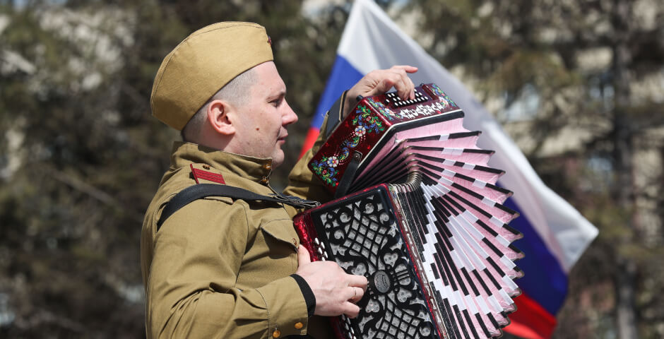 Искусство передают народу-победителю