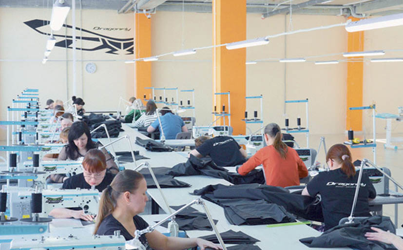 <a href="https://expert-ural.com/archive/nomer-8-892/v-ritme-sporta-na-urale-predpriyatiya-narashivayut-vipusk-odezhdi.html" target="_blank">
                </a><p><a href="https://expert-ural.com/archive/nomer-8-892/v-ritme-sporta-na-urale-predpriyatiya-narashivayut-vipusk-odezhdi.html" target="_blank">В ритме спорта: на Урале предприятия наращивают выпуск одежды</a></p><a href="https://expert-ural.com/archive/nomer-8-892/v-ritme-sporta-na-urale-predpriyatiya-narashivayut-vipusk-odezhdi.html" target="_blank">
            </a>