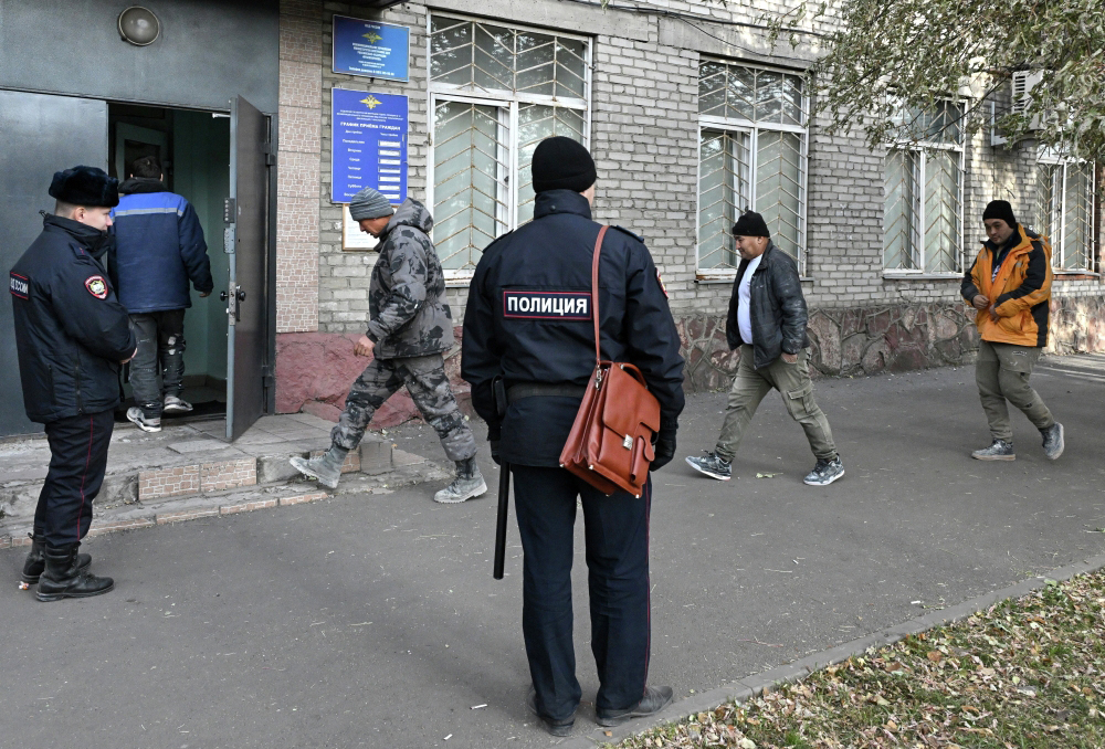 Как МВД проведет с мигрантами дипломную работу