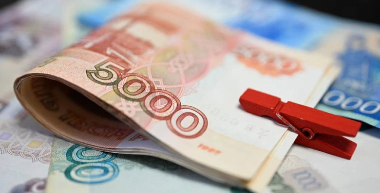 ЦБ: проблемы с интернетом подталкивают россиян запасаться наличными