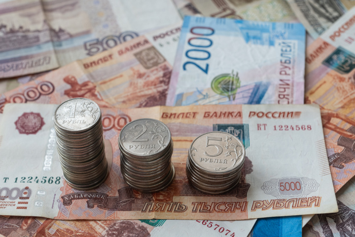 Названы регионы России, где средняя зарплата составила более 150 тысяч рублей