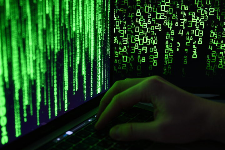 ЦБ включит крупные переводы самому себе по СБП в признаки мошенничества