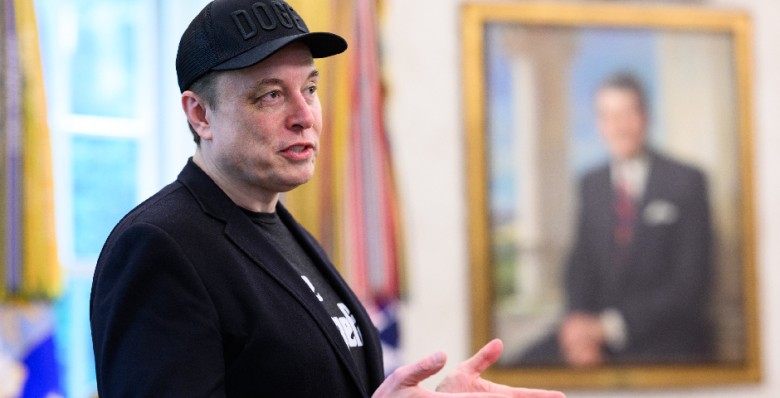 Илон Маск подал в суд на Apple и OpenAI