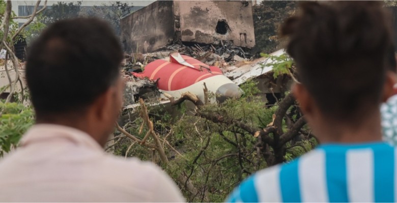 Bloomberg: в 2025 году в авиакатастрофах погибло свыше 400 человек