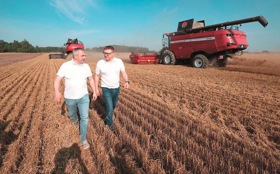 Накрыли стол для всей страны