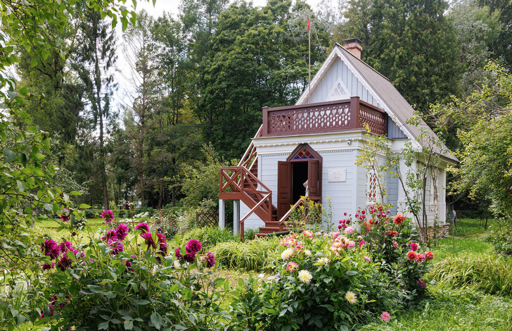 мелихово внутрь.jpg