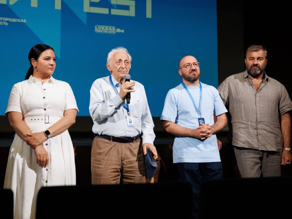 Генеральный продюсер фестиваля «Горький fest» Оксана Михеева, историк кино Наум Клейман, киновед Андрей Апостолов и президент IX фестиваля «Горький fest», актер Михаил Пореченков
