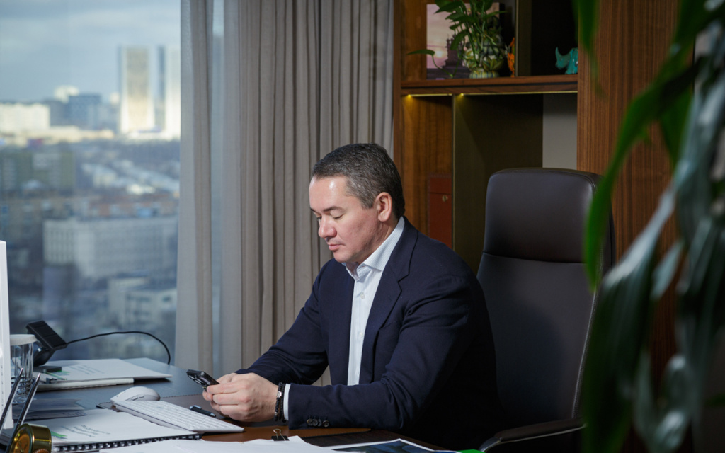 Роман Баталов — кандидат экономических наук