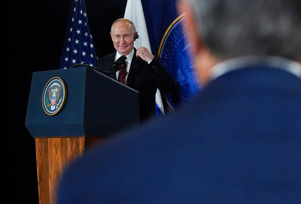 Владимир Путин на переговорах в Анкоридже