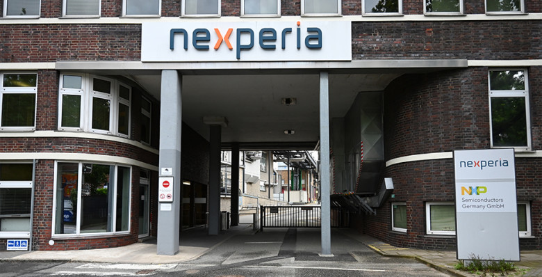 Нидерланды взяли под контроль китайского производителя чипов Nexperia