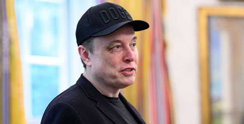 Акционеры Tesla одобрили премию Илону Маску в $1 трлн