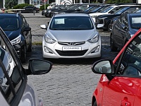 Российские дилеры оценили падение продаж автомобилей в 2025 году на 12-25%