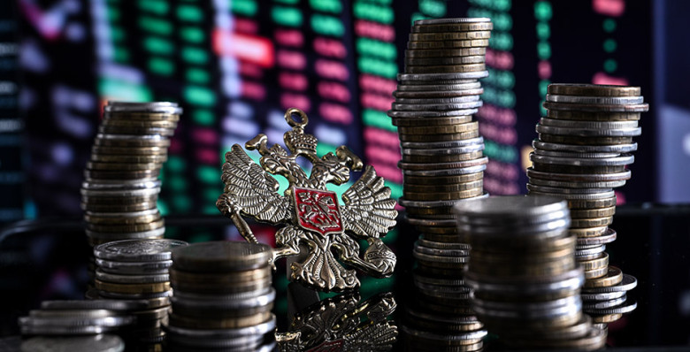 ВТБ снизил прогноз по курсу доллара и ключевой ставке до конца года