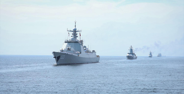 Тегеран атаковал корабли США в ответ на захват иранского судна