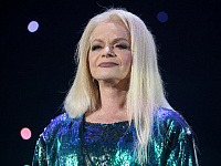 Суд предложил Полине Лурье взыскивать убытки по квартире Ларисы Долиной с мошенников