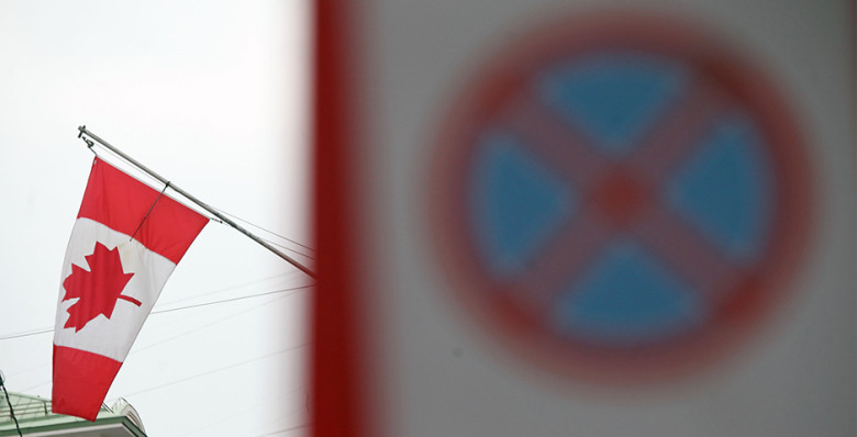 Визовые центры Канады в России прекратили прием документов