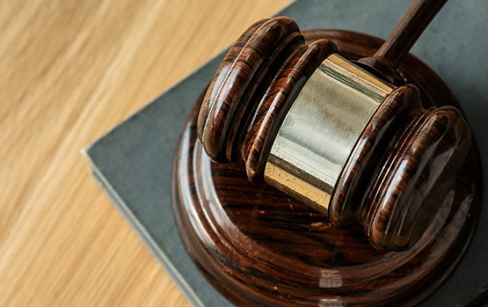 Суд установил запрет действий обвиняемым в манипулировании рынком акций через Telegram