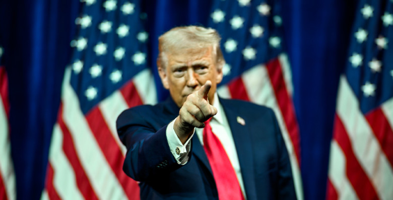 Дональд Трамп призвал протестующих в Иране захватывать госучреждения