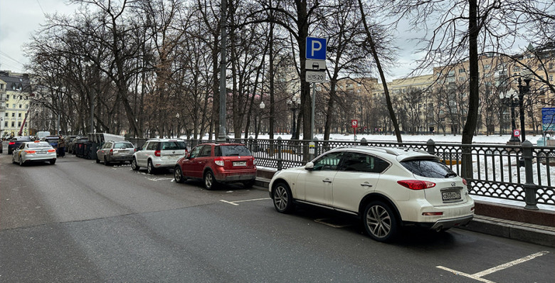 Парковки в Москве будут бесплатными 3 и 4 ноября