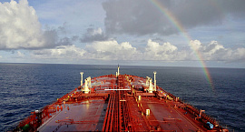 США снова разрешили покупать загруженную на танкеры российскую нефть