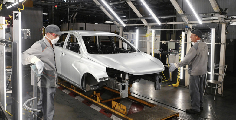 «АвтоВАЗ» сообщил о планах вернуться к пятидневной рабочей неделе с января