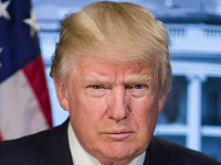 Дональд Трамп подписал указ о введении 10% пошлин для всех стран