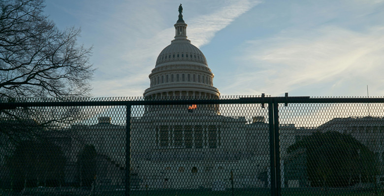 Правительство США приостановило работу