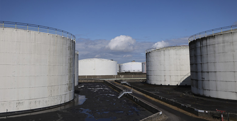 WSJ: МЭА предложило высвободить крупнейший объем нефтяных резервов