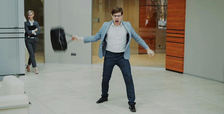 SuperJob: 42% сотрудников сталкивались с абьюзом со стороны начальства