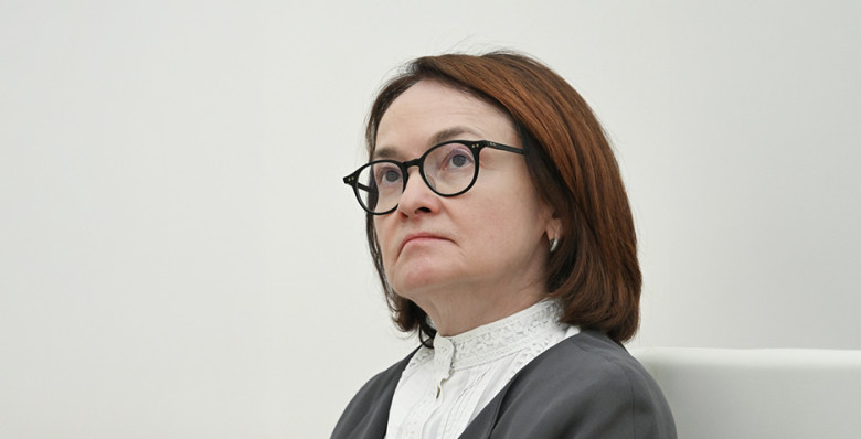 Что лучше сделать с ключевой ставкой