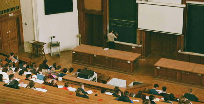 «История России» и «Философия» станут обязательными для студентов