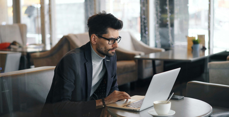 Банкам в РФ могут разрешить заключать договоры с новыми клиентами по видеосвязи