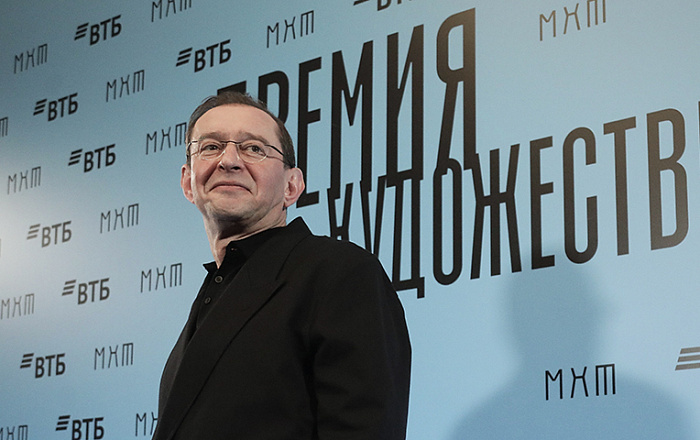 В МХТ инсценировали корпоратив