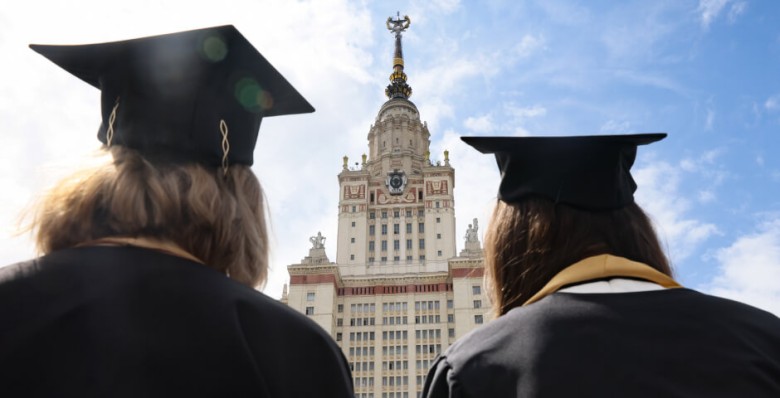 Сколько стоит в вуз пристроить