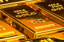 Золото подорожало и стоит больше $2000 за унцию