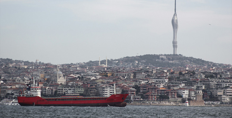У берегов Стамбула столкнулись два нефтяных танкера