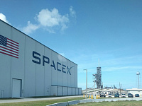 WSJ узнала, что SpaceX отложила миссию к Марсу ради лунного полета 