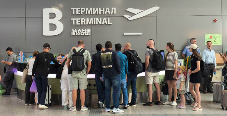 АТОР: около 14 тыс. пассажиров застряли в южных аэропортах РФ