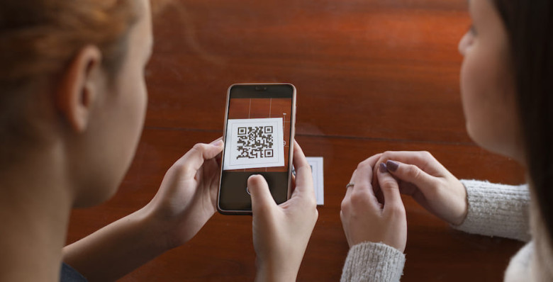 МВД: мошенники используют поддельные QR-коды для кражи денег