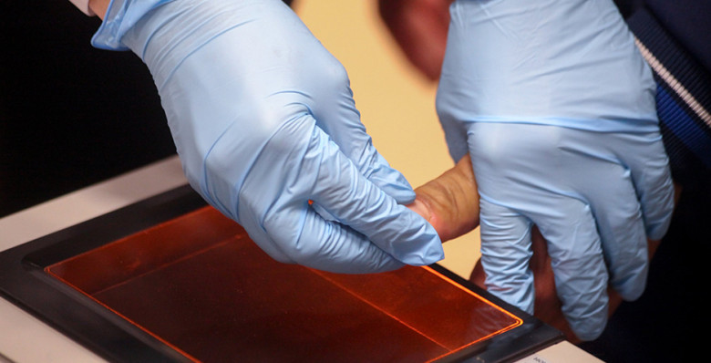 Эксперимент по сбору биометрии у въезжающих в РФ иностранцев продлили до 2027 года