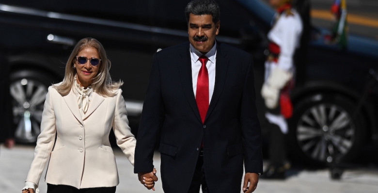 США предъявили обвинения Николасу Мадуро и его жене