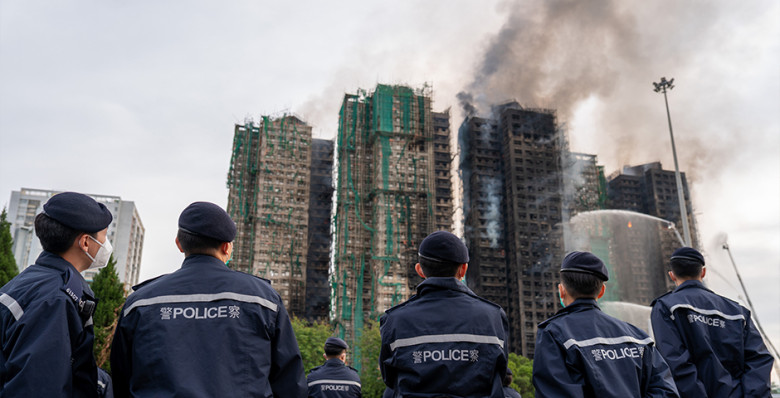 В Гонконге потушили пожар в жилом комплексе
