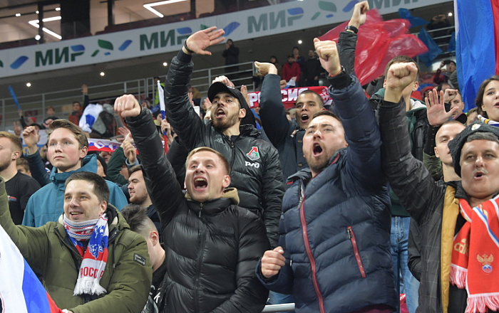 Кабмин запретил болельщикам пропаганду против традиционных ценностей на стадионах