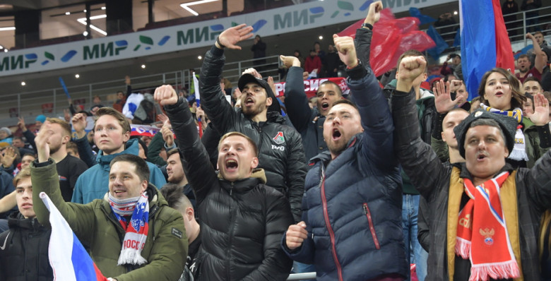 Кабмин запретил болельщикам пропаганду против традиционных ценностей на стадионах