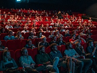 Кинопрокатчики в России сообщили о массовом переносе зарубежных премьер