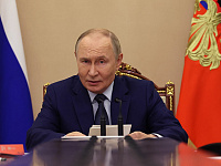 Владимир Путин повысил оклады госслужащих и дипломатов на 7,6%